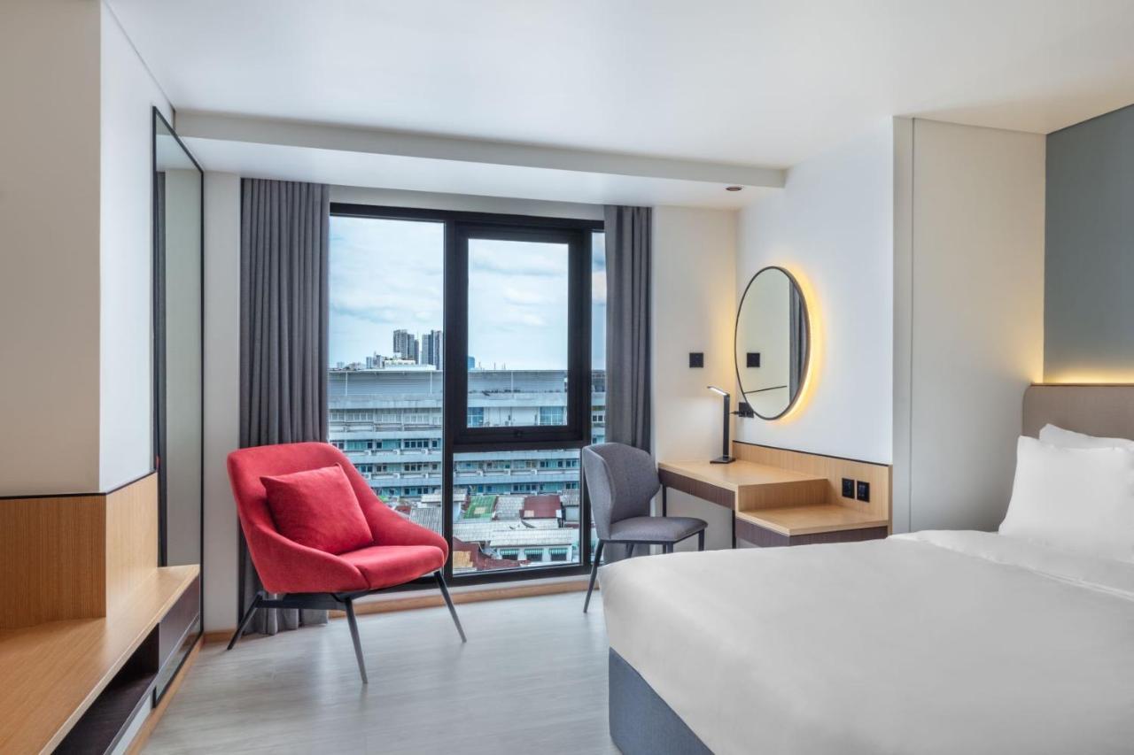 Western Click Sathorn 11 โรงแรม กรุงเทพมหานคร